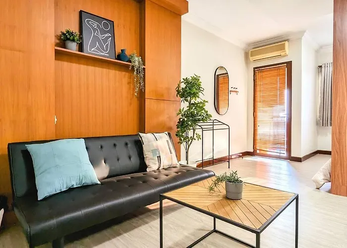 Cottonwood Midcentury Apartment At Majesty 811